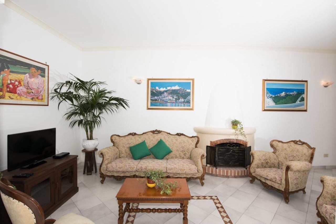 Villa Savina - Elegant Family Villa Overlooks Amalfi Coast - Positano Exteriör bild