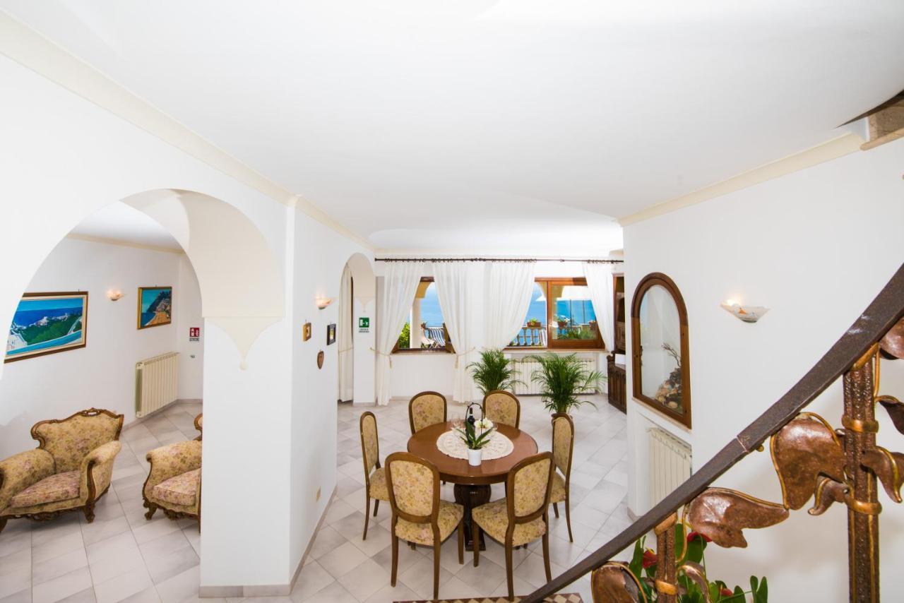 Villa Savina - Elegant Family Villa Overlooks Amalfi Coast - Positano Exteriör bild