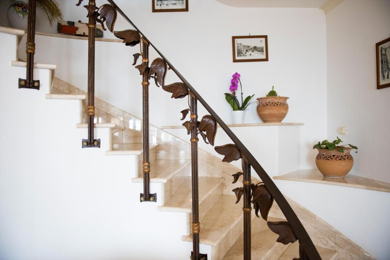 Villa Savina - Elegant Family Villa Overlooks Amalfi Coast - Positano Exteriör bild