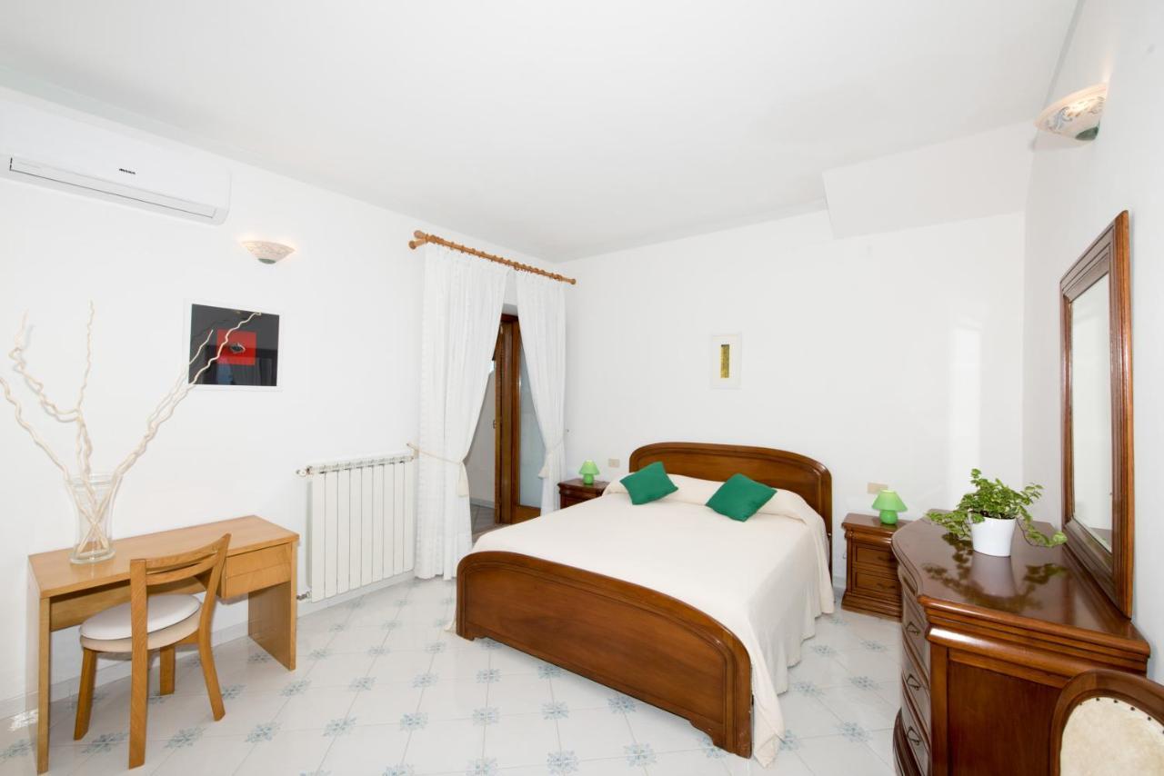 Villa Savina - Elegant Family Villa Overlooks Amalfi Coast - Positano Exteriör bild